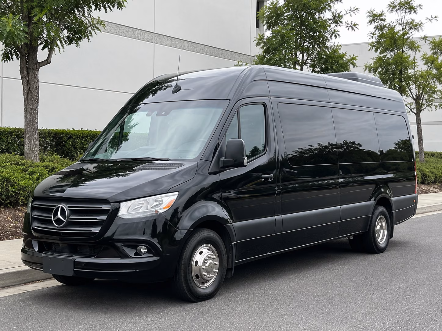 find the perfect transportation for your next airport transfer 5